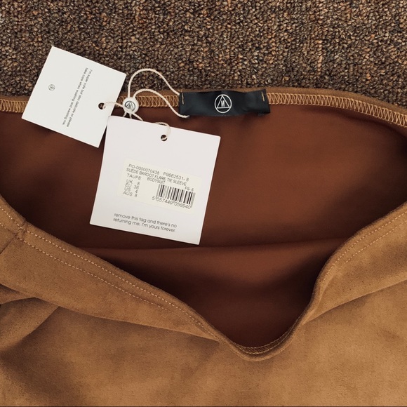 ๐FALL LOOK๐: FAUX SUEDE FLARE TIE SLEEVE ROMPER - Picture 4 of 5